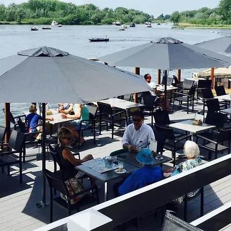 Отель Aan De Linge Kedichem