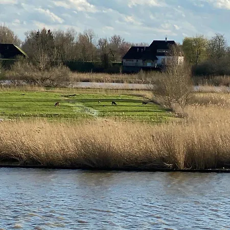 Aan De Linge Отель 3*