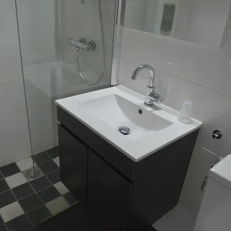 فندق Aan De Linge 3*