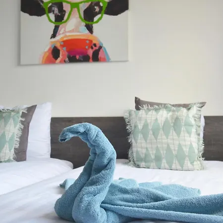 Aan De Linge فندق Kedichem