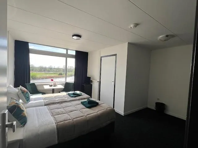 Aan De Linge Hotel